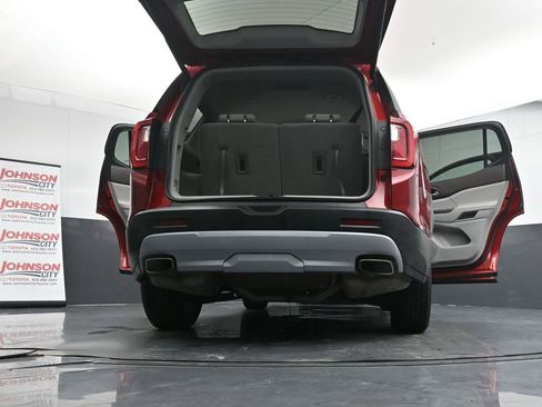 Used 2023 GMC Acadia SLT image 42