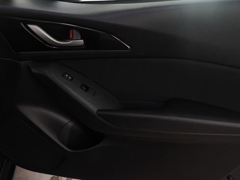 Used 2016 MAZDA MAZDA3 i Sport w/ Preferred Equipment Package image 9