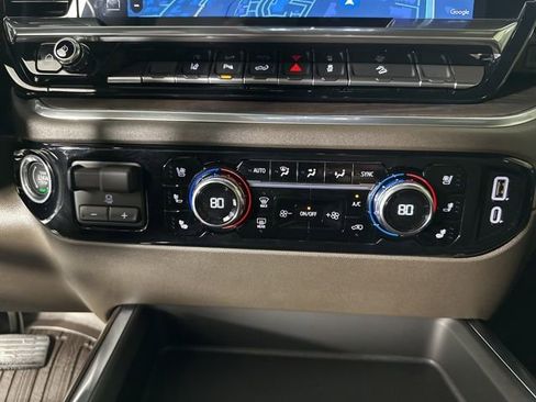 Used 2025 GMC Sierra 2500 SLT w/ SLT Premium Package image 16