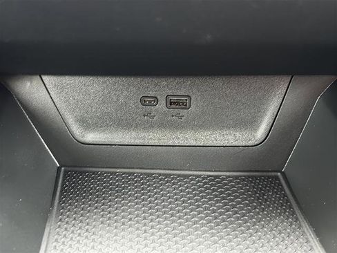 New 2026 Chevrolet Equinox LT w/ Convenience Package II FWD image 23