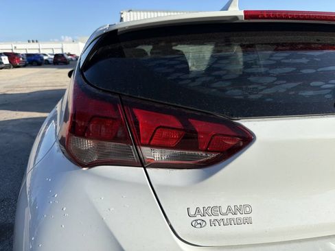 Used 2019 Hyundai Veloster 2.0 Premium FWD image 9