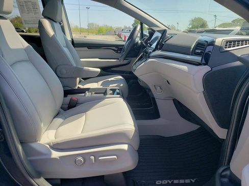 Used 2024 Honda Odyssey Touring image 18