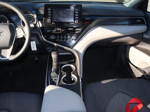 Used 2021 Toyota Camry LE image 14