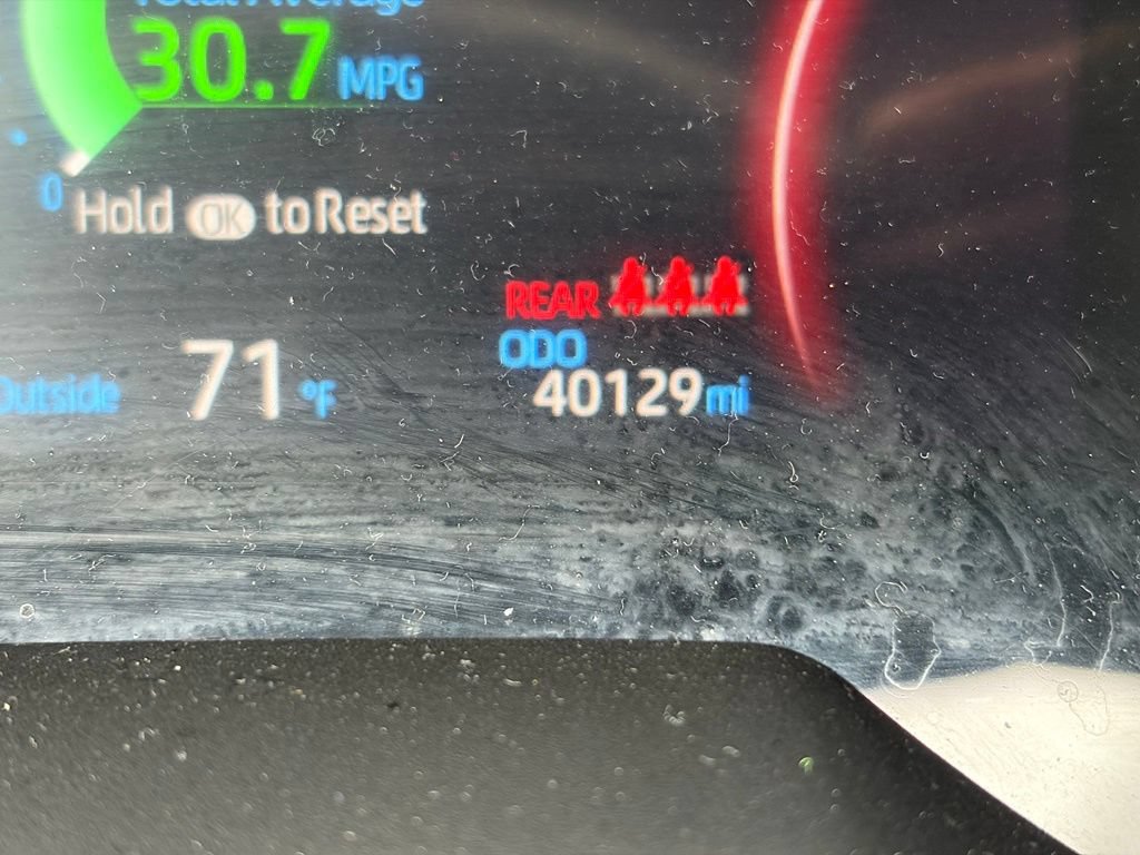 Used 2025 Toyota RAV4 LE AWD/4WD image 32
