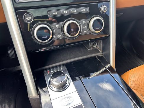 Used 2017 Land Rover Discovery HSE Luxury AWD/4WD image 36