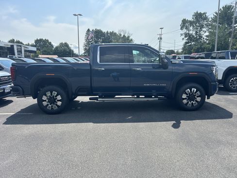 New 2026 GMC Sierra 3500 Denali w/ Denali Reserve Package AWD/4WD image 17