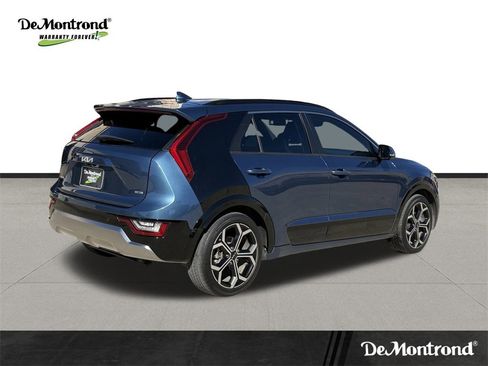 Used 2023 Kia Niro SX Touring image 5