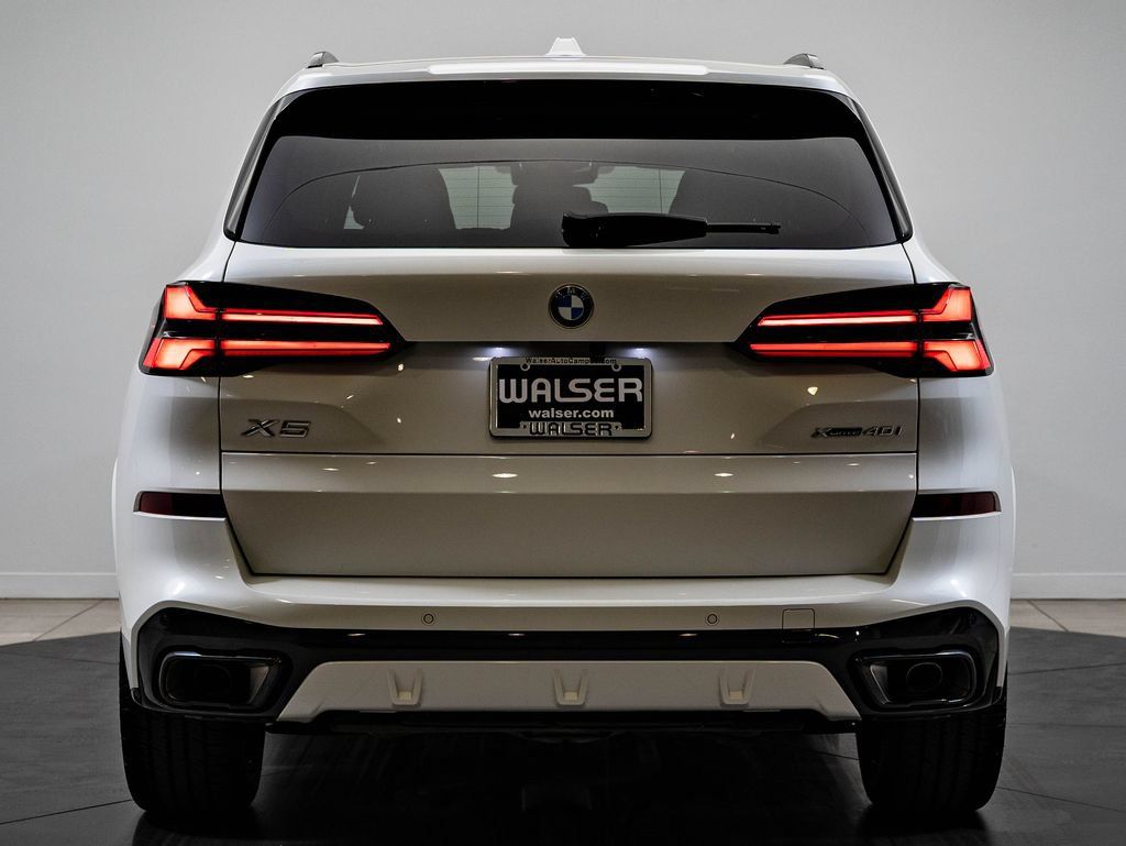 Used 2025 BMW X5 xDrive40i w/ M Sport Package AWD/4WD image 7