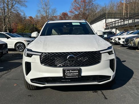 New 2026 Volvo XC90 B6 Plus w/ Protection Package Premier image 6