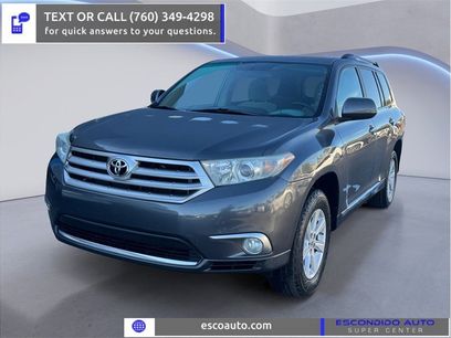 Used 2012 Toyota Highlander FWD w/ Tech Pkg
