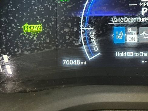 Used 2025 Toyota Camry SE FWD image 31