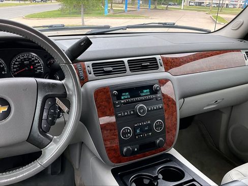 Used 2007 Chevrolet Avalanche LT w/ LT Preferred Equipment Group image 6