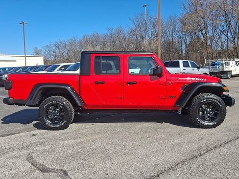 Used 2024 Jeep Gladiator Overland AWD/4WD image 7