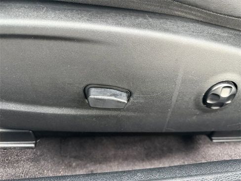 Used 2017 Dodge Challenger R/T Plus image 10