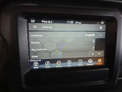 Used 2023 Jeep Gladiator Sport image 25