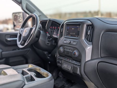 Used 2024 Chevrolet Silverado 2500 Custom w/ Custom Value Package image 41