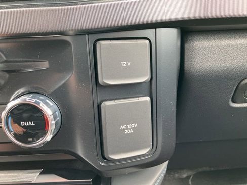 New 2025 Ford F250 Platinum image 33