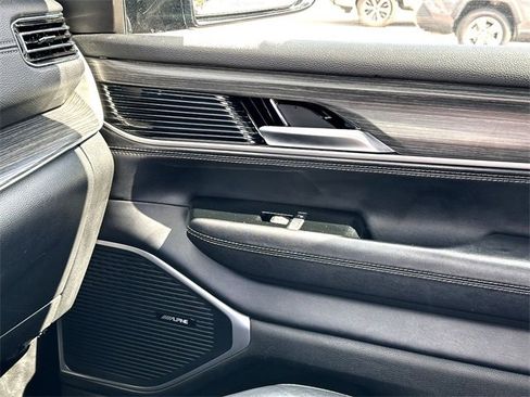 Used 2024 Jeep Wagoneer L Series II w/ Flexible Seating Group image 24