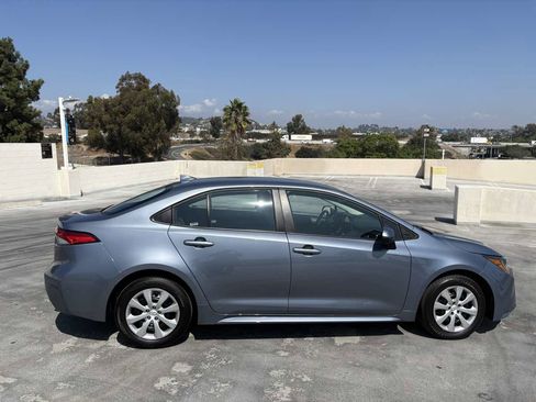 Used 2025 Toyota Corolla LE image 34