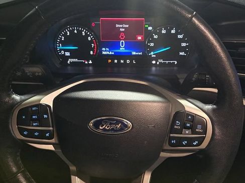 Used 2022 Ford Explorer XLT w/ Equipment Group 202A AWD/4WD image 12
