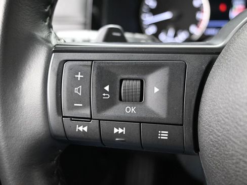 Used 2025 Nissan Pathfinder SV AWD/4WD image 26