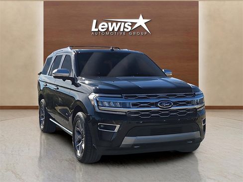 Used 2023 Ford Expedition Platinum image 6