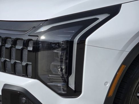 New 2026 Kia Sportage X-Line w/ X-Line Technology Package AWD/4WD image 7