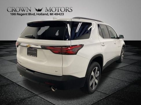 Used 2023 Chevrolet Traverse LT w/ LT Premium Package AWD/4WD image 6