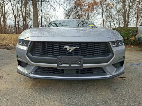 Used 2024 Ford Mustang Coupe image 2