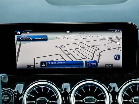 New 2025 Mercedes-Benz GLA 250 image 12