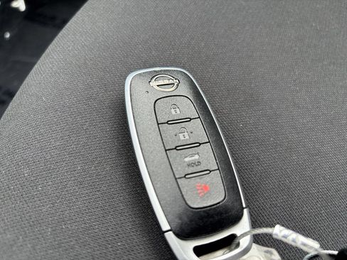 Used 2025 Nissan Sentra SV FWD image 18