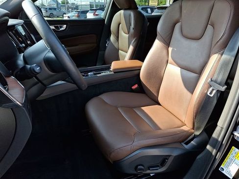 Certified 2023 Volvo XC60 B5 Plus w/ Climate Package AWD/4WD image 14