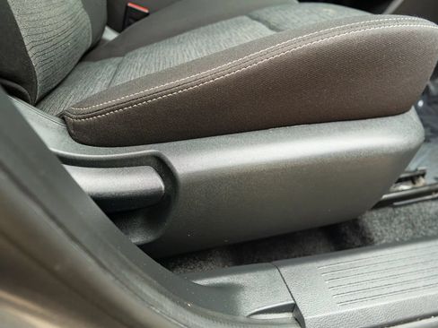 Used 2023 Nissan Rogue SV AWD/4WD image 12