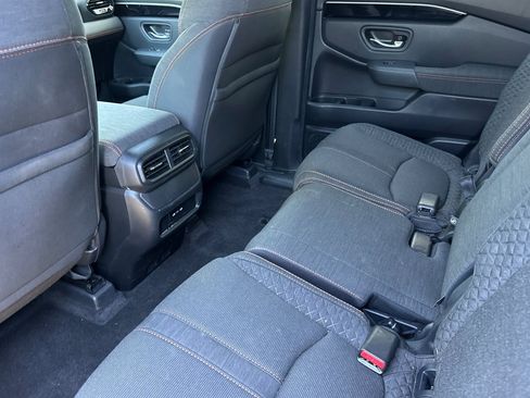 Used 2025 Honda Pilot Sport image 20