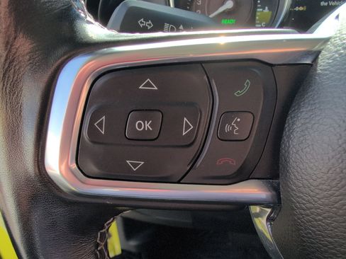 Used 2023 Jeep Wrangler Sahara w/ Cold Weather Group image 17