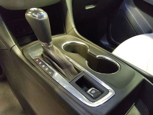 Used 2018 Chevrolet Equinox LS image 26