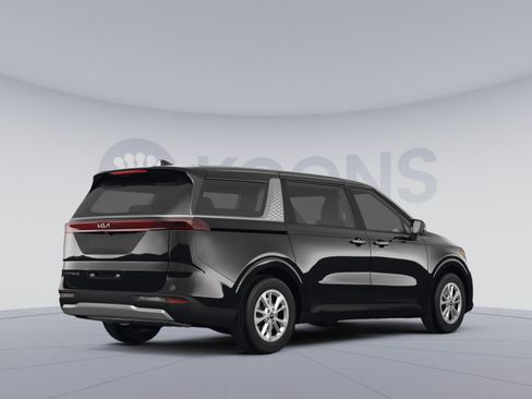 Used 2023 Kia Carnival LX FWD image 4