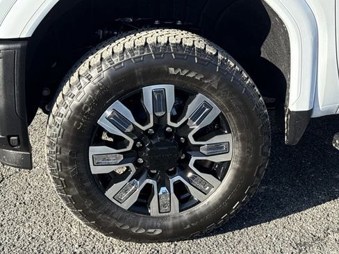 New 2026 GMC Sierra 2500 Denali w/ Denali Reserve Package image 14