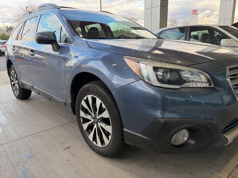 Used 2017 Subaru Outback 2.5i Limited image 1