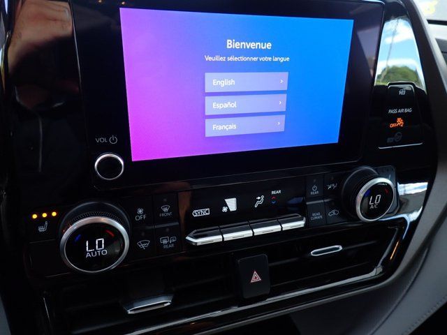 Used 2023 Toyota Highlander XLE AWD/4WD image 24