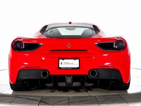 Used 2017 Ferrari 488 GTB image 8