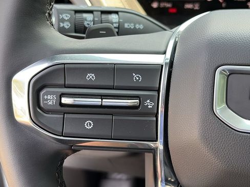 Used 2025 GMC Yukon Denali w/ Sun & Power Step Package AWD/4WD image 14
