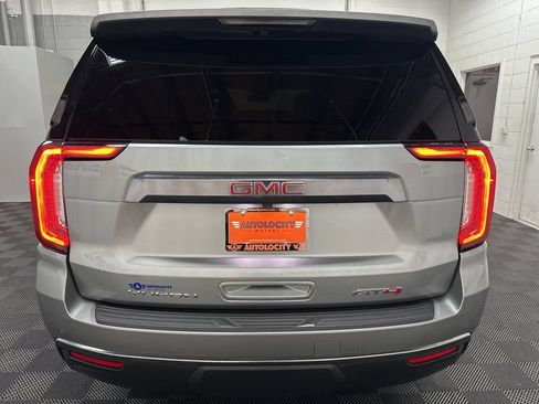 Used 2024 GMC Yukon AT4 w/ Technology Package AWD/4WD image 9