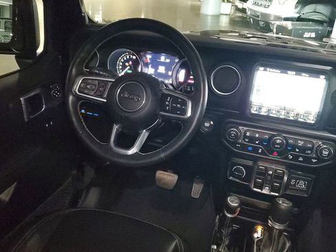 Used 2022 Jeep Wrangler Unlimited Sahara w/ Cold Weather Group image 13