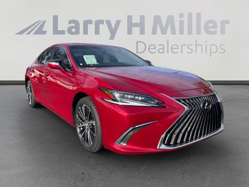 Used 2024 Lexus ES 300h w/ Premium Package image 7