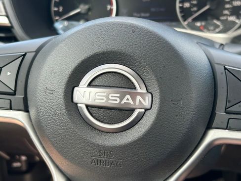 Used 2025 Nissan Altima 2.5 SV FWD image 32