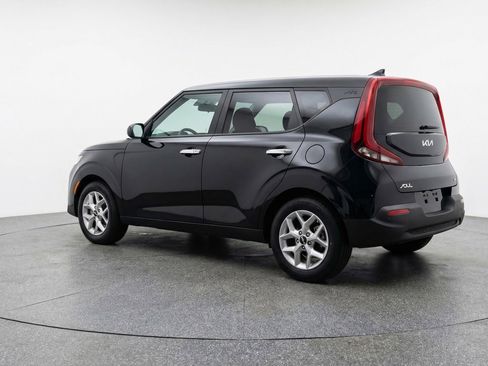 Used 2025 Kia Soul LX w/ LX Technology Package image 6