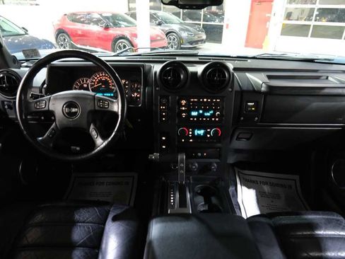 Used 2005 HUMMER H2 w/ Preferred Equipment Group image 25
