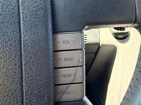 Used 2006 Lincoln Mark LT 2WD image 21