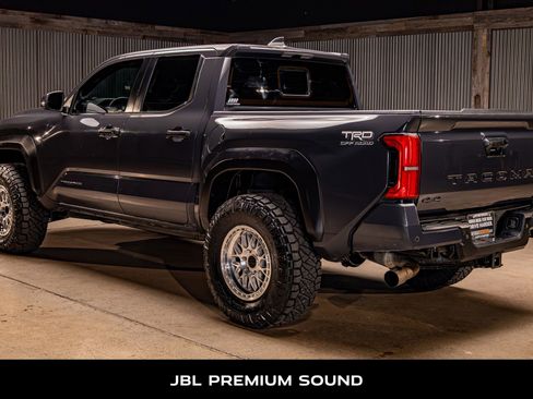 Used 2024 Toyota Tacoma TRD Off-Road image 7